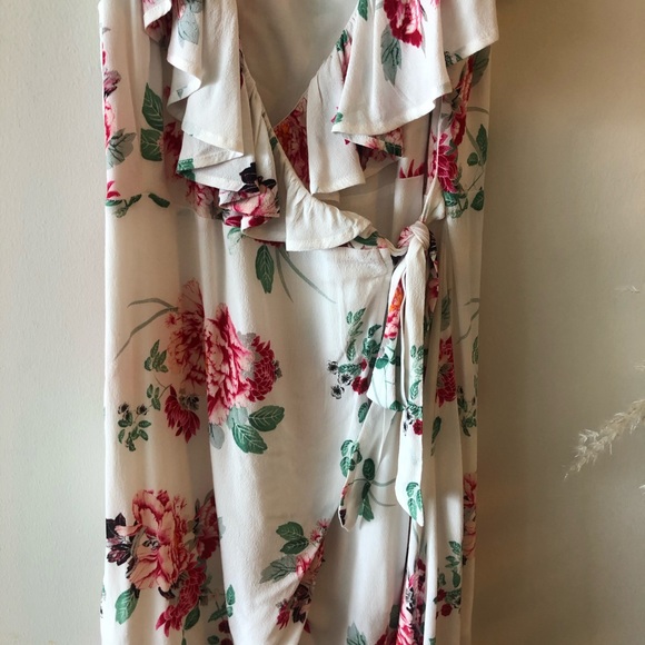 Minkpink White Floral Dress Wrap - Picture 4 of 6
